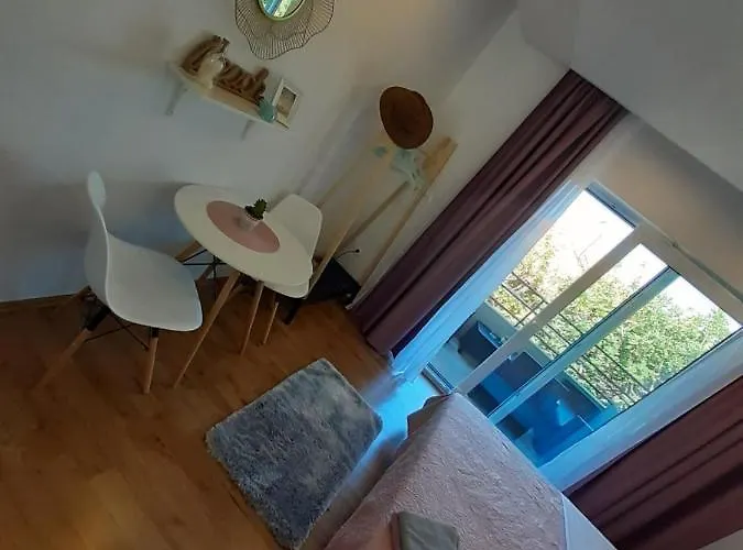 Barko And * フヴァル