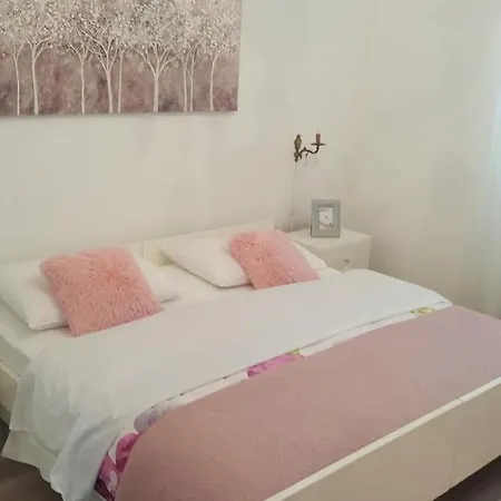 Barko And Apartman *