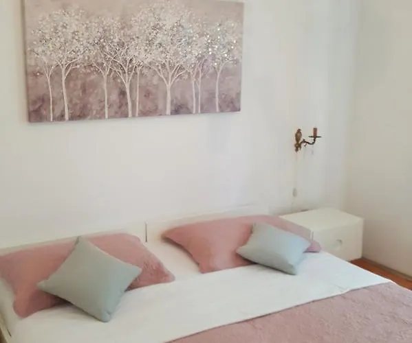 Barko And * Hvar Town