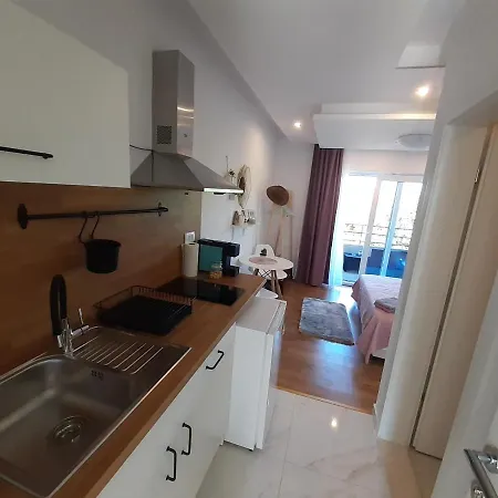 Barko And * Хвар